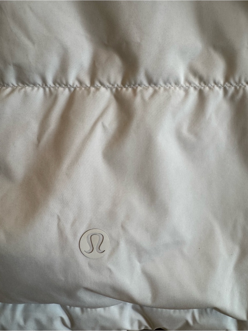Lululemon White Hooded Puffer Vest - Women size 2 - Picture 4 of 5